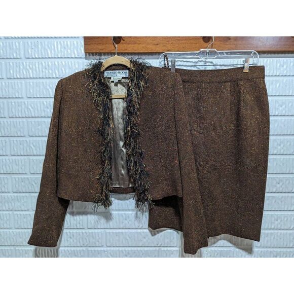Noviello Bloom Women's Brown Fringed Trim Fluffy Embellished Skirt Suit Size 10 - Picture 1 of 7